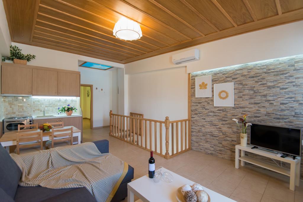 Apartment Castello Di Porto Panormos (Crete)